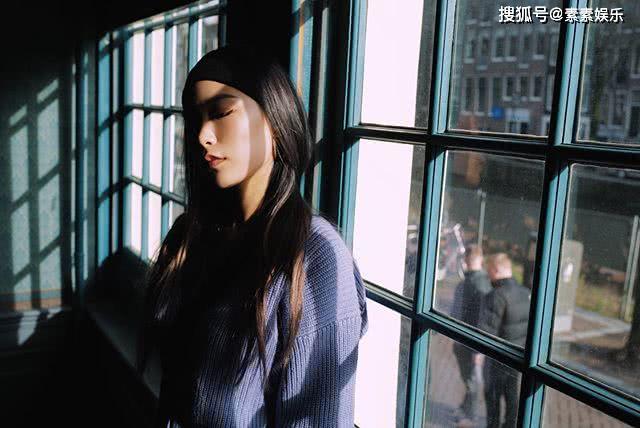 高以翔女友情人节发自拍照,做出开心的表情,暗示自己并不孤单