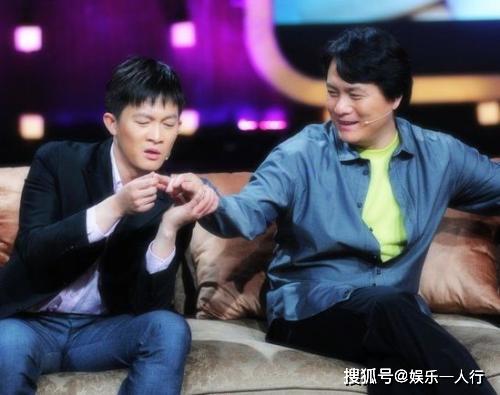 亲哥捧他13年,说台词像背课文,但拍戏却有一个条件:要带老婆