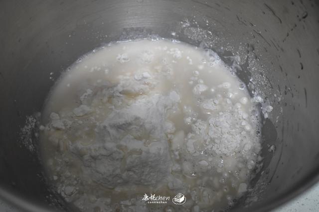 连着吃了二十天面食,还是喜欢吃这面食,蓬松暄软,北方早餐常吃
