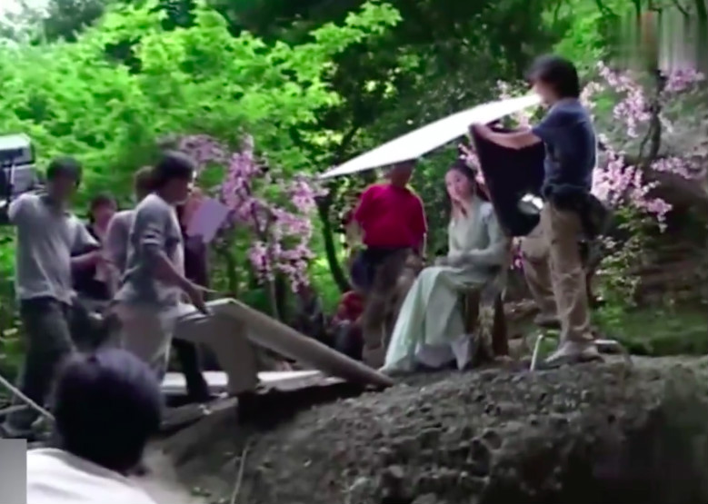 刘亦菲16岁拍《仙剑》花絮,动情喊逍遥哥哥,被她奶凶的演技萌哭了