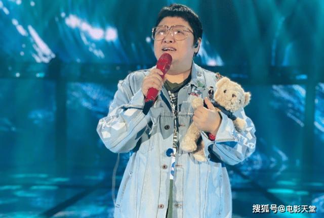 基金会被举报韩红直接无视,众星仍无声力挺,袁立说出苦衷