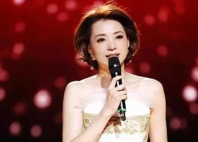央视内部人员透露:董卿没有离开央视,正积极录制和武汉相关节目