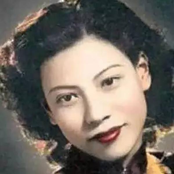 最经典裘千尺古天乐最宠的女星,85岁未婚省吃俭用为武汉捐100万