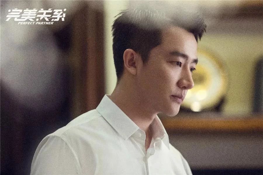 他演了27个男主,合作陈凯歌冯小刚李少红,演技在线却始终不火