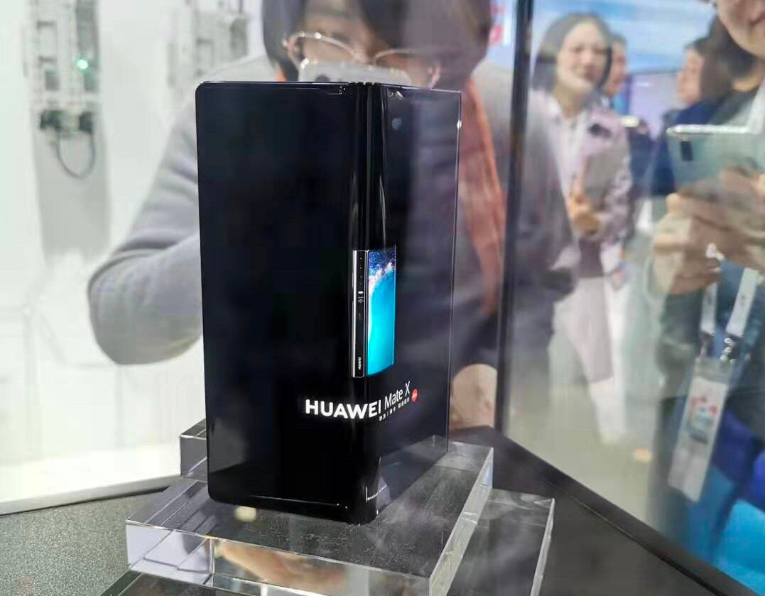 耐用性频遭质疑 折叠屏手机为何这么难