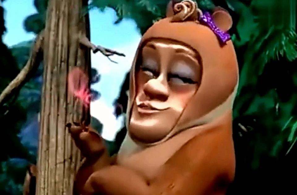 光头强化妆成大美女,熊大熊二看了想砍树!网友:放过我的眼睛