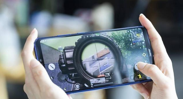 华为彻底发飙!5000毫安+液冷+128GB,从3199元跌至1599元