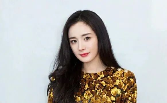 比起和魏大勋的恋情,杨幂这次才更应该刷爆朋友圈