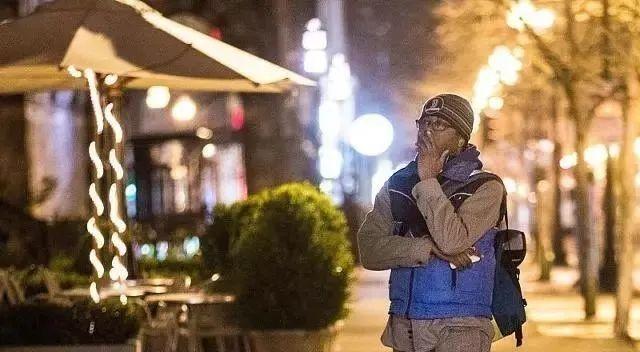 不要讽刺别人要钱不要命去打工,这世界没感同身受,没钱真的会死