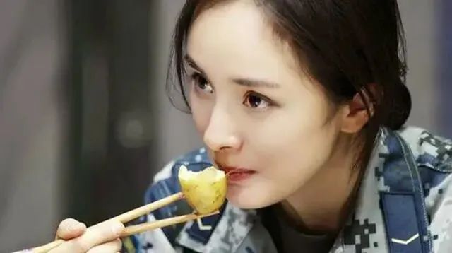 比起和魏大勋的恋情,杨幂这次才更应该刷爆朋友圈