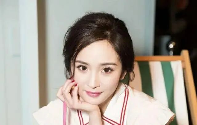 比起和魏大勋的恋情,杨幂这次才更应该刷爆朋友圈
