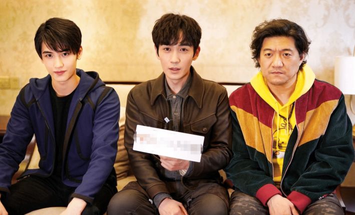 他是男版李一桐,出道演5个男主抢杨幂戏份,背靠章子怡资源逆天