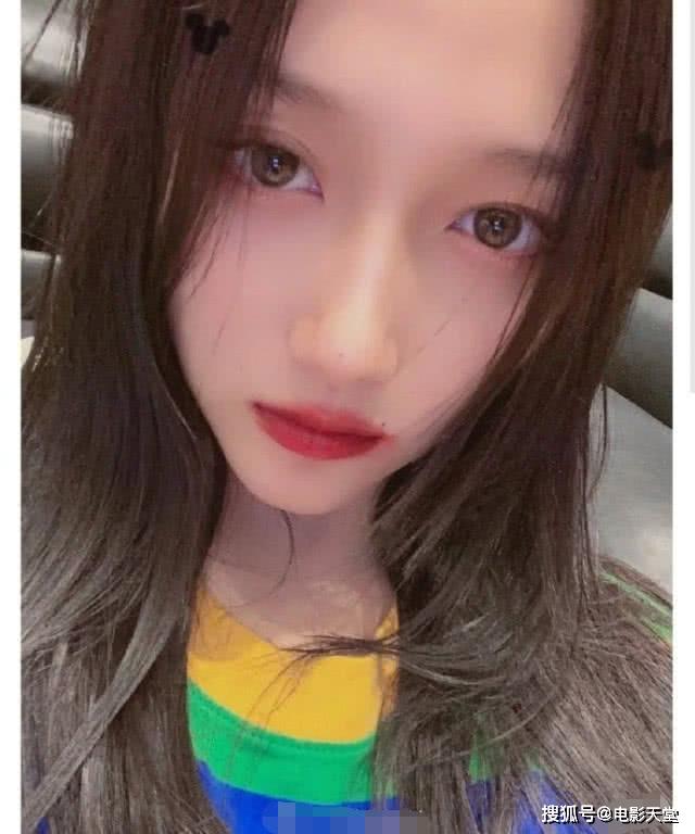 鹿晗关晓彤穿情侣装秀恩爱,粉丝却急眼了,不仅脱粉还侮辱关父