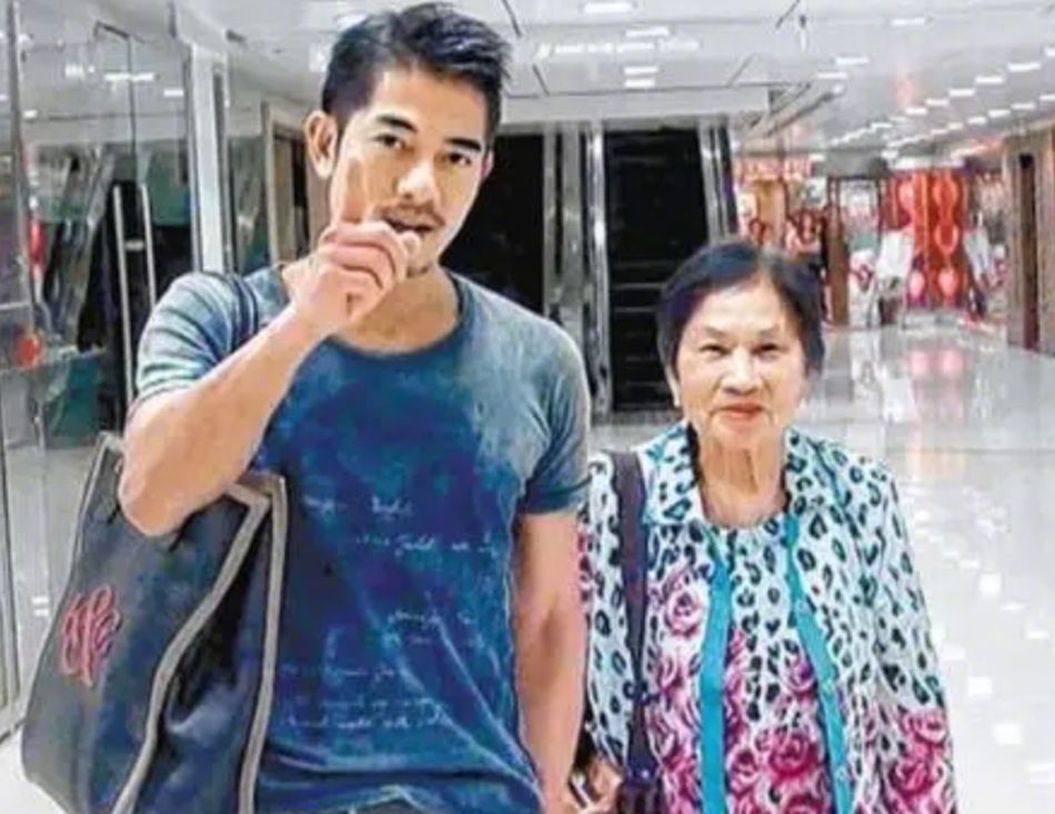 郭富城母亲家中去世,郭富城火速娶方媛生两女,为圆其晚年心愿