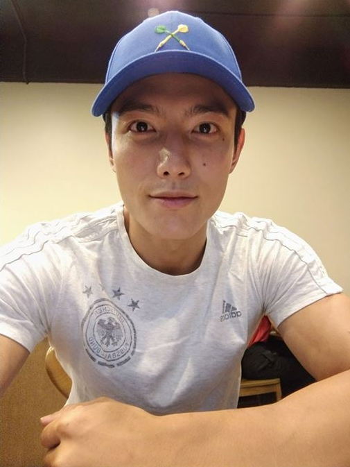 28岁男星遭严重车祸摘脾,复出后透露当时伤情,断裂肋骨插进肺