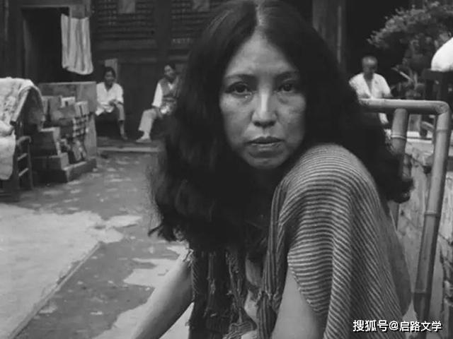感到命运很不幸的人,请牢记住三毛的语录,会让你涅槃重生