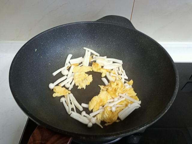 早餐还是喜欢它,10分钟煮1锅,6元钱全家吃得舒服