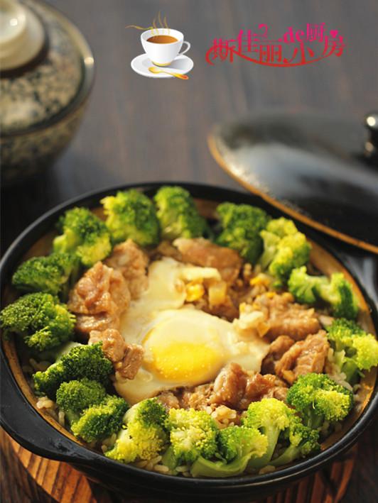 3月,儿子就馋这锅饭,每周必吃2次,每次焖一大锅,锅底都要舔净