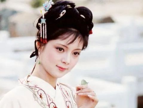 林黛玉和薛宝钗到底谁更爱宝玉?两人对待这件事情的反应一目了然