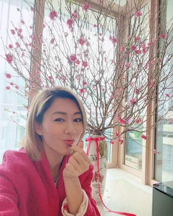 转战内地吸金成功并荣登福布斯 TVB双料视后如今身家随时过亿