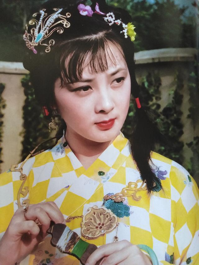 曹雪芹给了她绝世容貌,她却流落烟花巷,活成了卑贱的下等人
