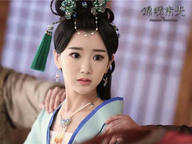 《燕云台》强大阵容官宣,唐嫣的女主又坐不稳了?女配抢镜成常态