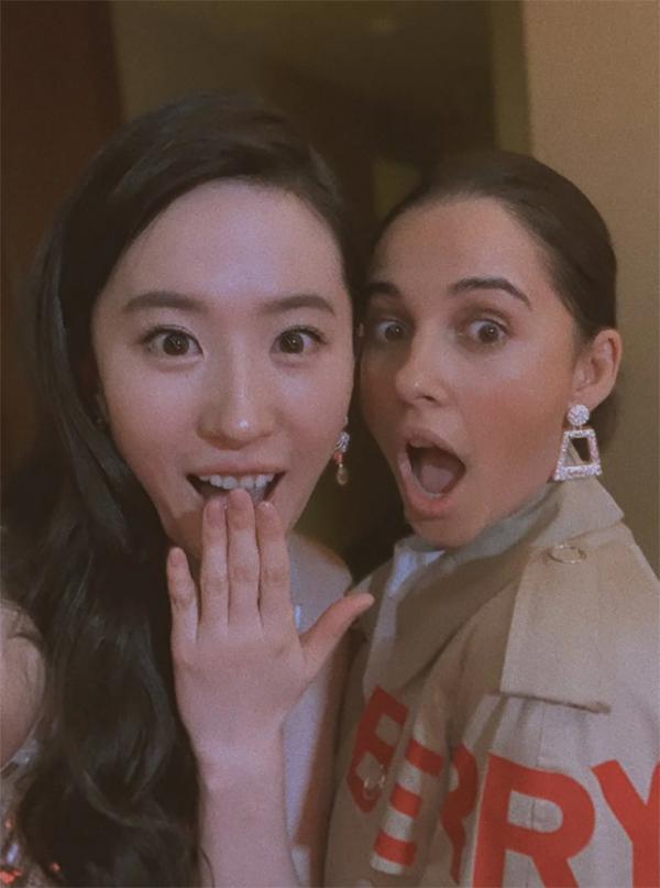 花木兰首映礼,刘亦菲稳站C位颜值引争议,众多好莱坞大咖齐助阵