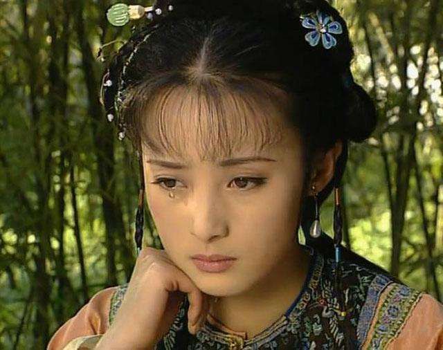 俗话说“情人眼里出西施”,上句说得更现实,直指人心!