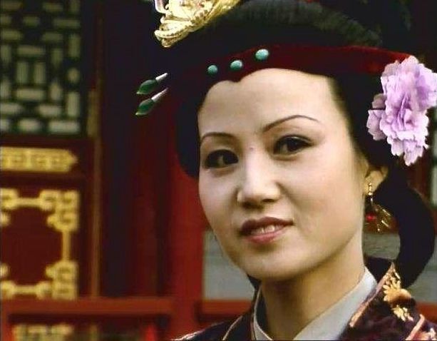 《红楼梦》里赵姨娘为什么只着眼于眼前利益?