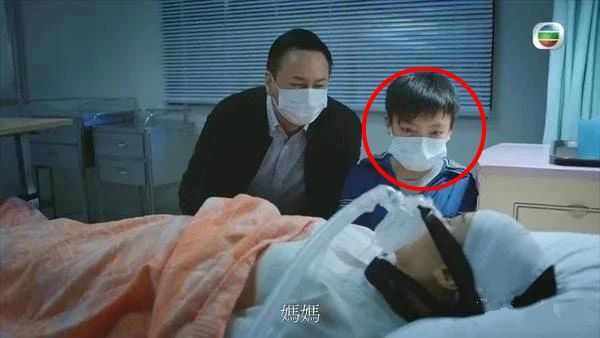 《法证4》播出过半穿帮多,演员面罩戴反没常识,还惊现黄心颖