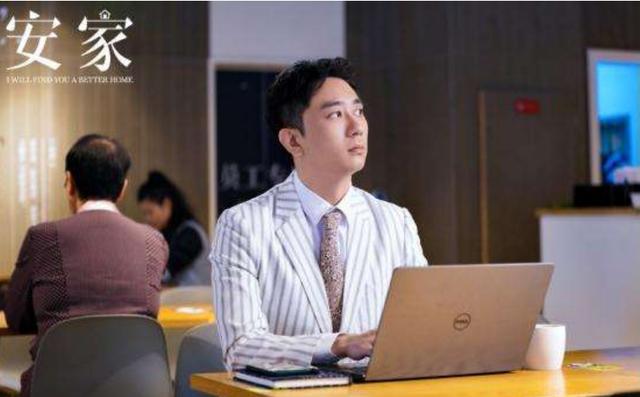 《安家》热播,遭家暴离婚抑郁的王自健,比娶唐嫣的幸福罗晋还火