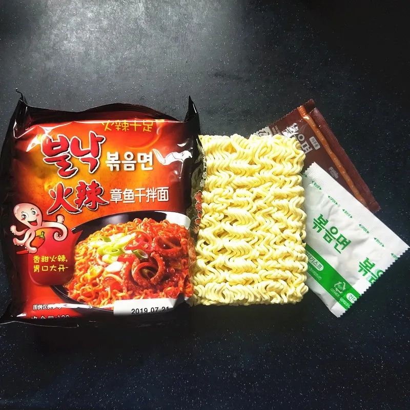 8款网红泡面测评,吃到第6个我哭了......