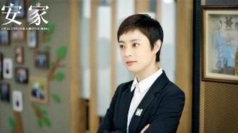 《安家》热播,遭家暴离婚抑郁的王自健,比娶唐嫣的幸福罗晋还火