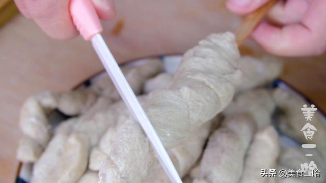 烤面筋最简单做法,不用烤箱、不用洗面,半斤粉能做30多串,过瘾