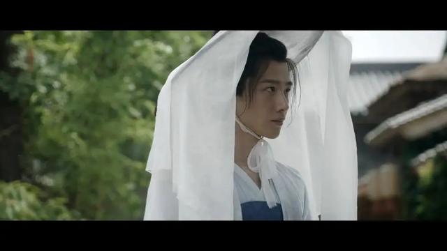 男演员女装造型有多狠?李佳航雷人,白敬亭惊艳,任嘉伦反差太大