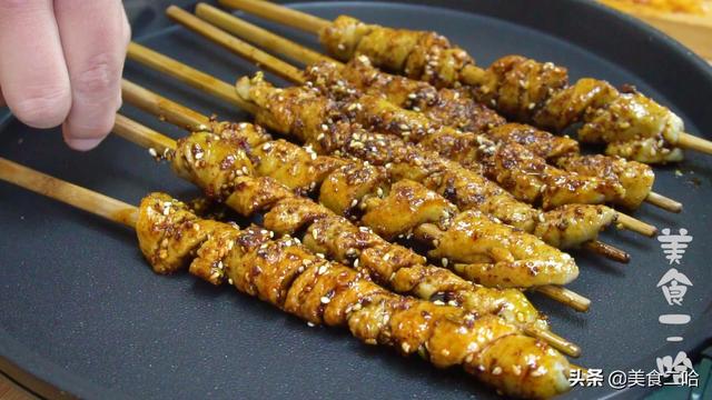 烤面筋最简单做法,不用烤箱、不用洗面,半斤粉能做30多串,过瘾