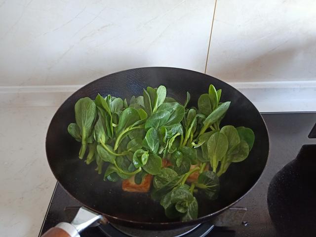 晒晒我家午餐,鲜美好吃却简单,花钱不多又舒服,网友:精致生活