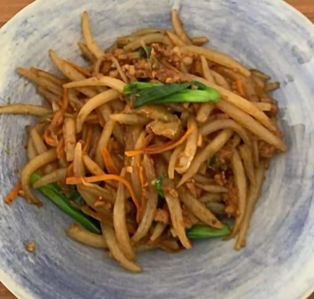 41岁前TVB花旦在家安胎做儿时最爱美食 结婚至今仍不被网友祝福