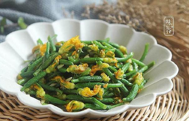 这种菜很少见,清炒最好吃,延缓衰老、提高免疫力,你吃过吗?