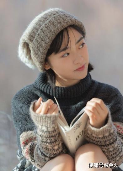 新一代"偶像剧一姐"?沈月罕晒近照,争议不断资源却"好到炸
