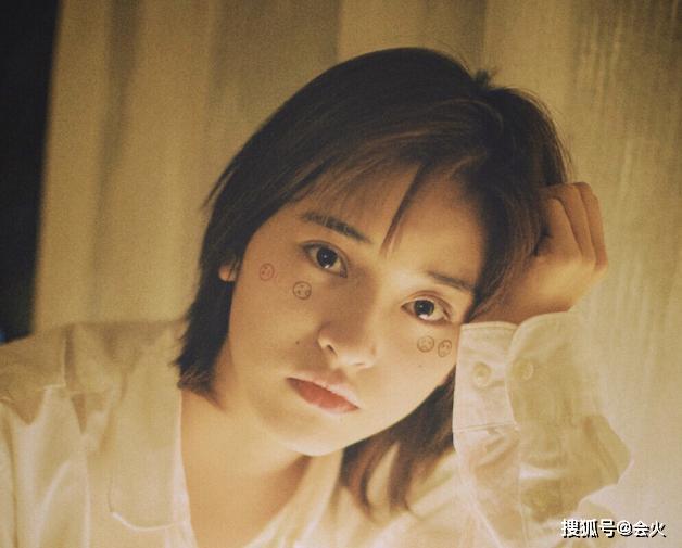 新一代"偶像剧一姐"?沈月罕晒近照,争议不断资源却"好到炸