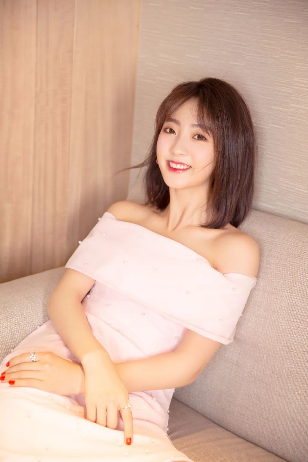 榜妹热线 | 郑爽春日宴、宋茜退录、于朦胧快本、朱正廷资源、邢菲进组