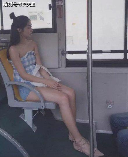 搞笑GIF趣图:大哥,你这是瞌睡了吗?昨天晚上干什么去了!