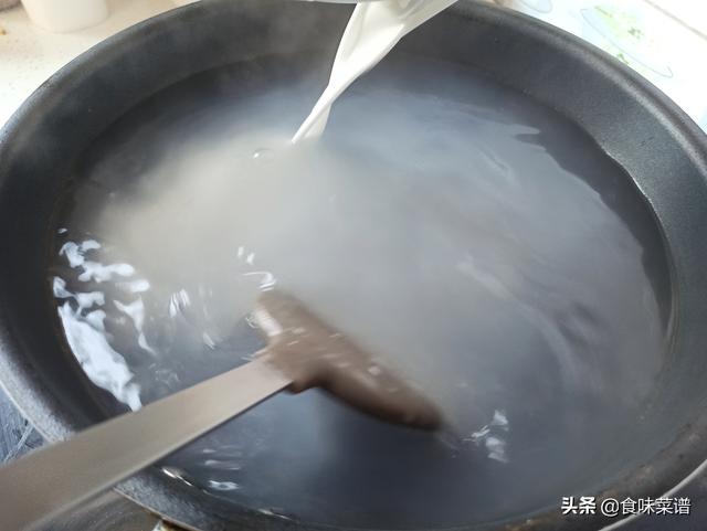 想吃凉粉别再买了,比例告诉你,10分钟搞定,爽滑Q弹没有添加剂