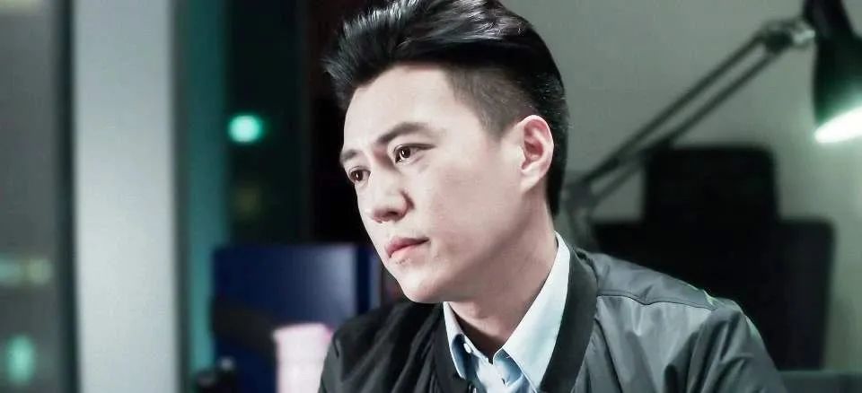 新剧不再演精英,靳东强势接力孙俪!两人竟然也合拍过电视剧?