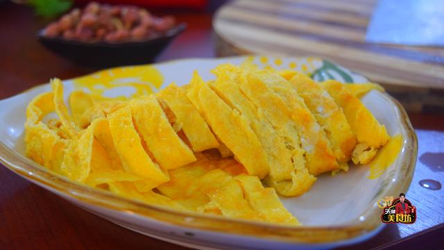 我家菠菜从不炒着吃,加4只鸡蛋,搅一搅拌一拌,上桌就扫光!