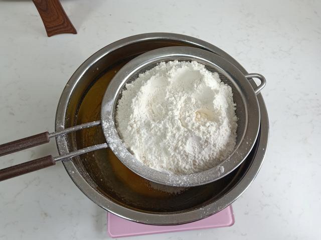 我家桃酥从不买,5年来一直自己做,又香又酥,比买的好吃多了