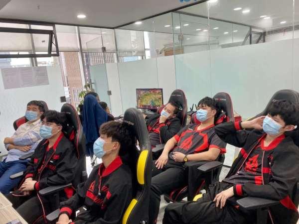 王者荣耀:AG被弱旅WE击败,引发连串不良后果!张角该不该背锅
