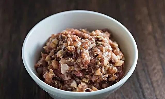 饺子馅里加一勺它,汤汁丰满,味鲜肉嫩,老厨师都这么做!