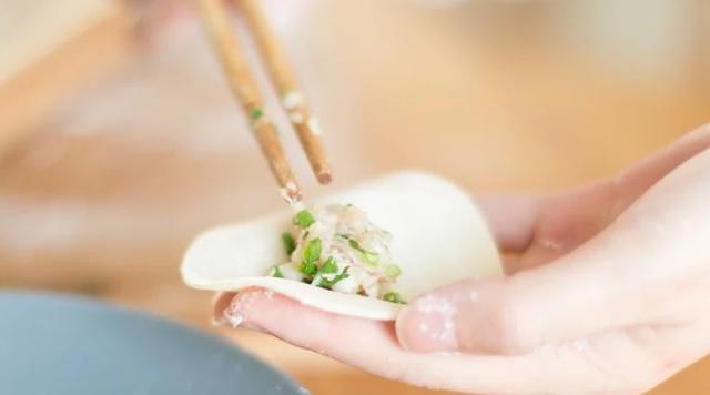 饺子馅里加一勺它,汤汁丰满,味鲜肉嫩,老厨师都这么做!